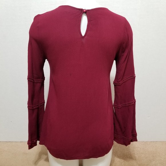 Alya top Small crinkle crochet ladder inset peasant keyhole boho Francesca's - Picture 3 of 12